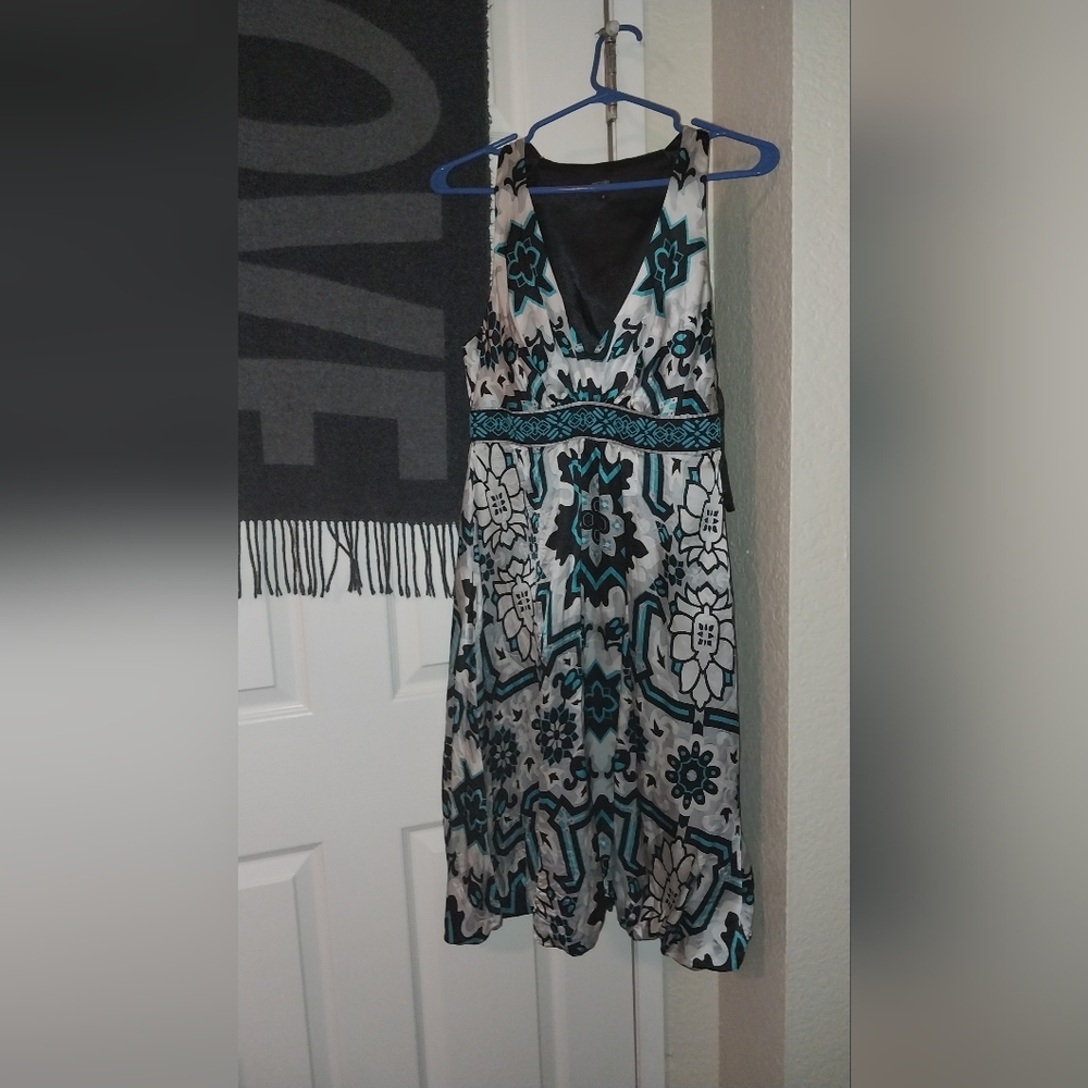 Dress - Picture 1 of 1